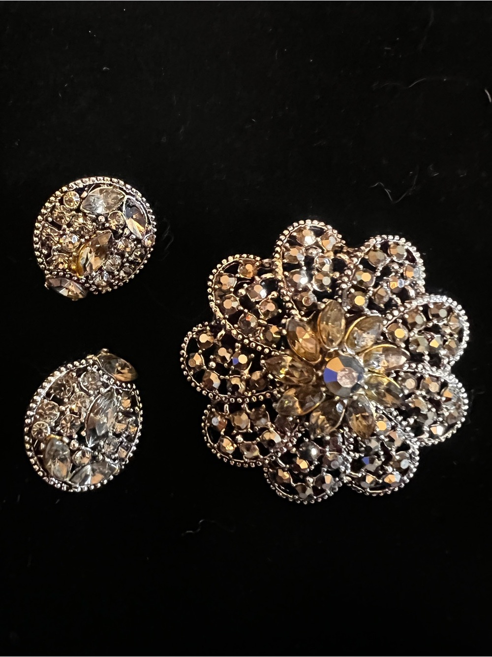 VTG HOLLYCRAFT Floral Crystal Brooch Clip-on Earrings Set Silver/Champagne Tones